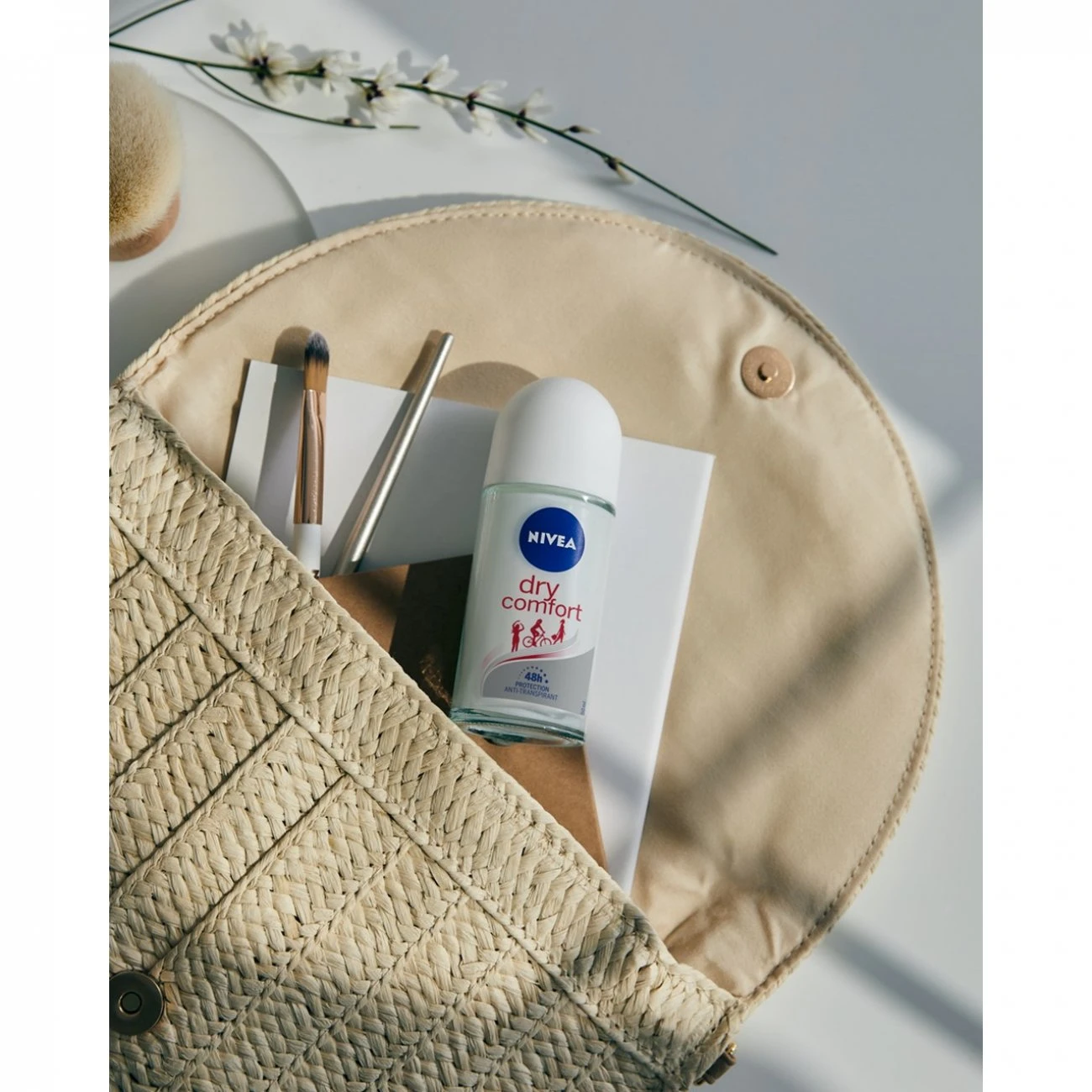 Nivea Dry Comfort Anti-Perspirant Deodorant Roll-On 50ml (1.69fl Oz) 6 Nivea Dry Comfort Anti-Perspirant Deodorant Roll-On 50ml (1.69fl Oz) – Image 4